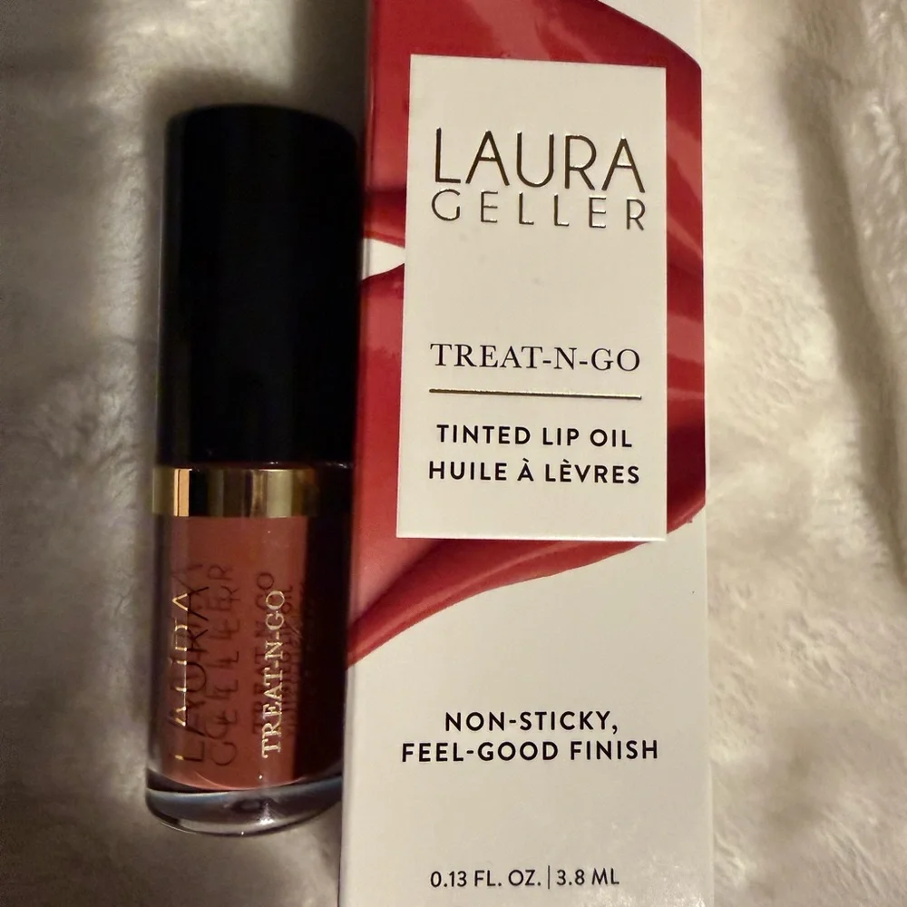 Laura Geller foundation, highlighter, and lip oil bundle - Picture 4 of 9